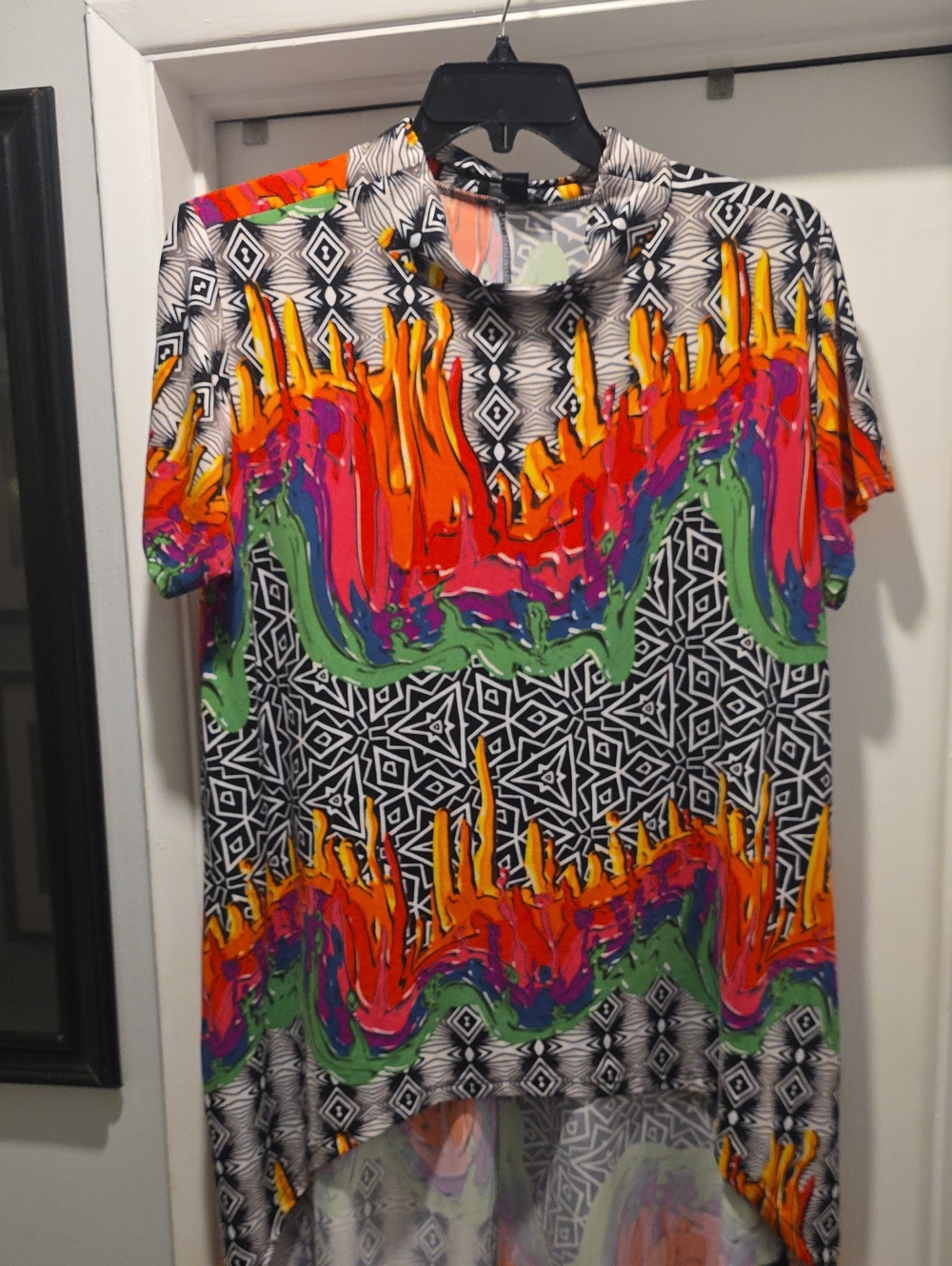 Multicolor Abstract High-Low Tunic Top - Picture 2 of 4